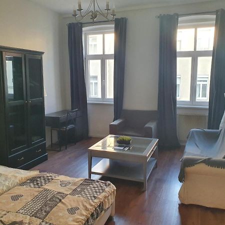 Spacious Apartment Near The Center Wien Exterior foto
