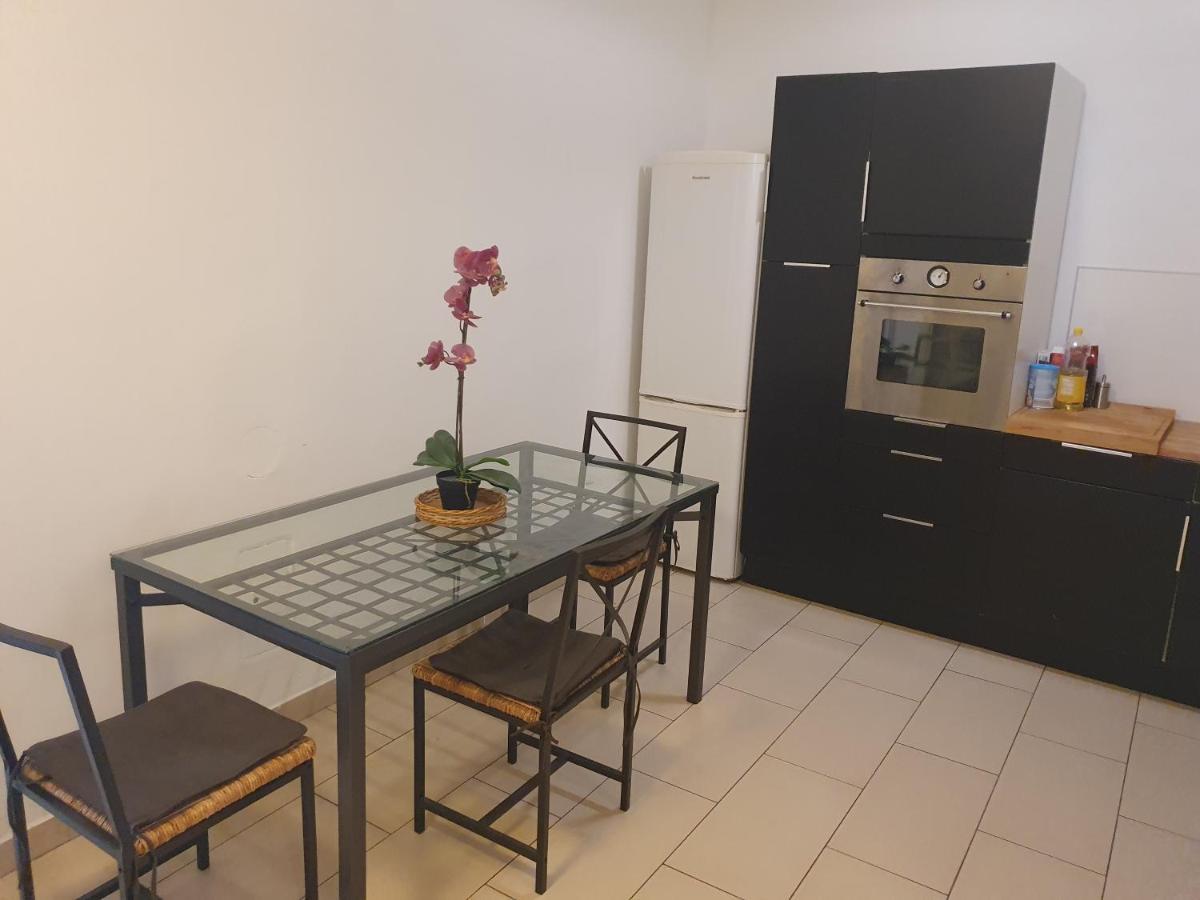 Spacious Apartment Near The Center Wien Exterior foto