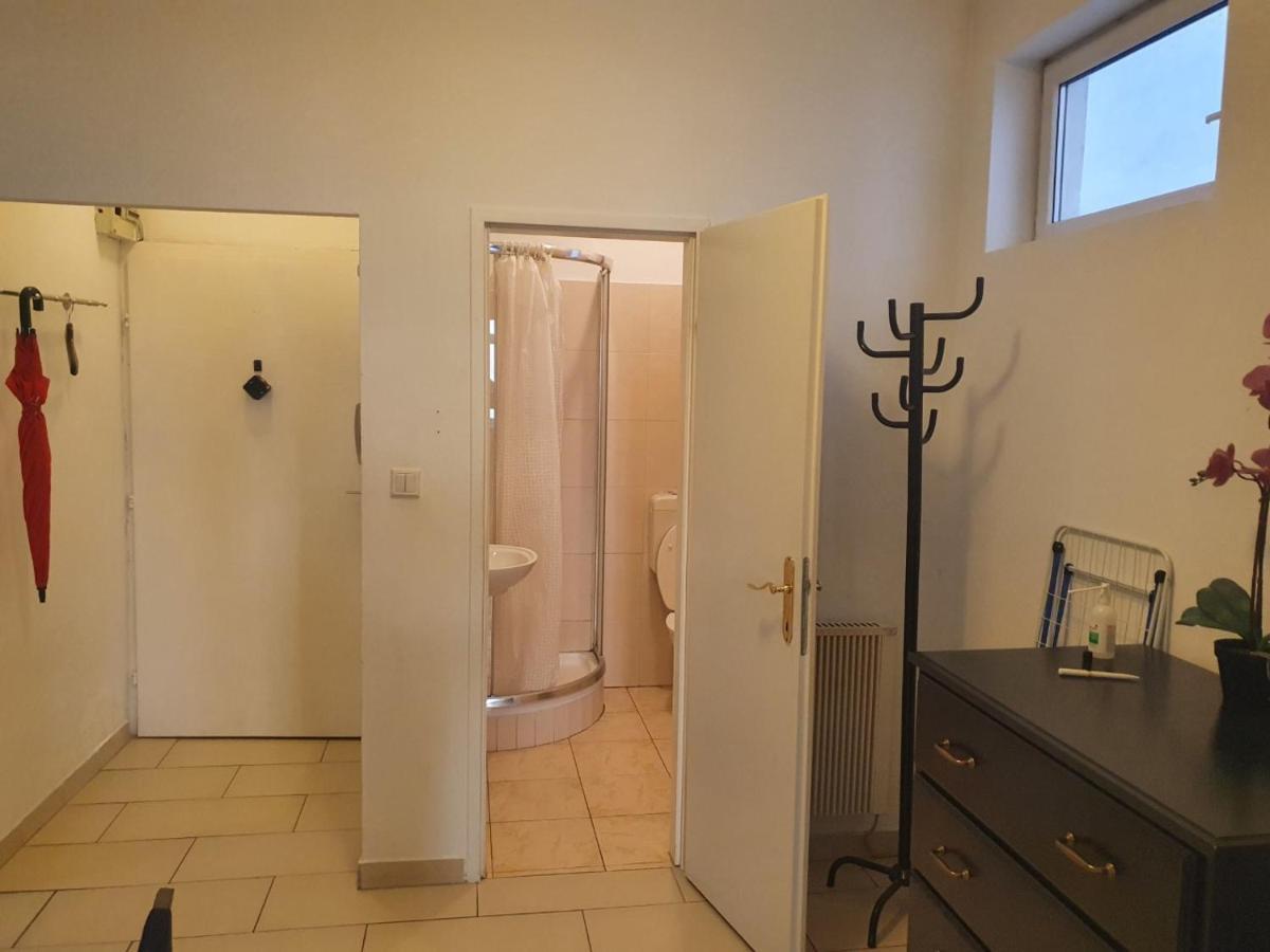 Spacious Apartment Near The Center Wien Exterior foto
