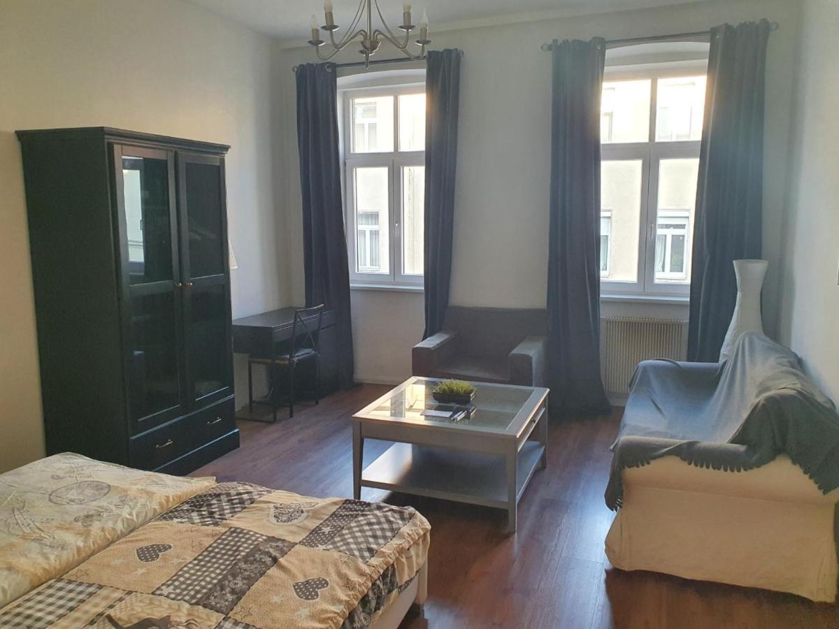 Spacious Apartment Near The Center Wien Exterior foto